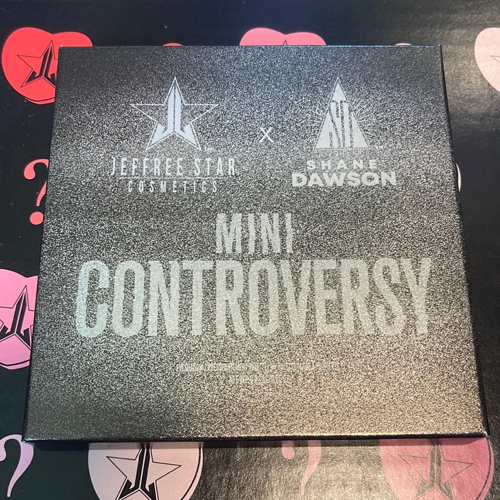 Brand new Mini Controversy palette. This is the one WITH the green shade